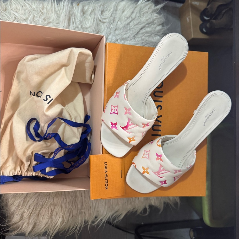 Louis Vuitton Women's White Sandals with Pink Accents